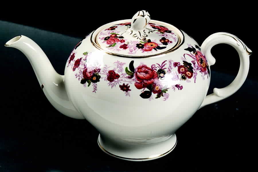 Majestic Teapot & Lid by Royal Cauldon-1