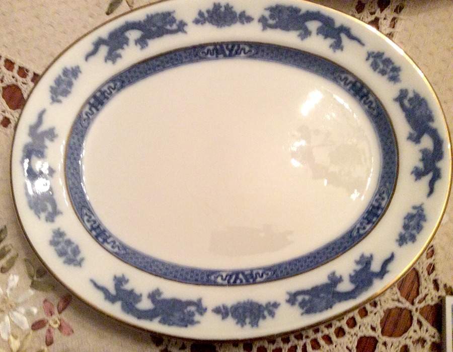 Dragon (Smooth) 11" Oval Serving Platter by Royal Cauldon-1