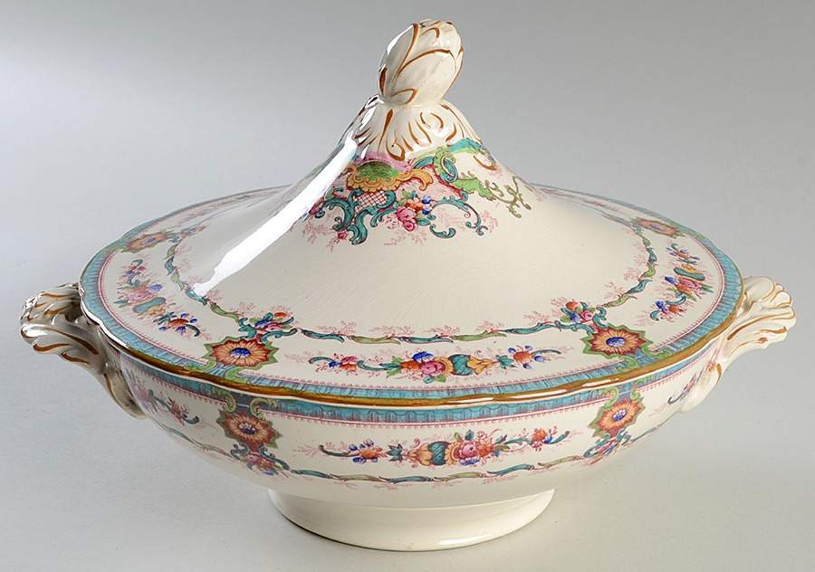 Souvenir Aqua (Scalloped, Cream) Round Covered Vegetable by Royal Cauldon-1