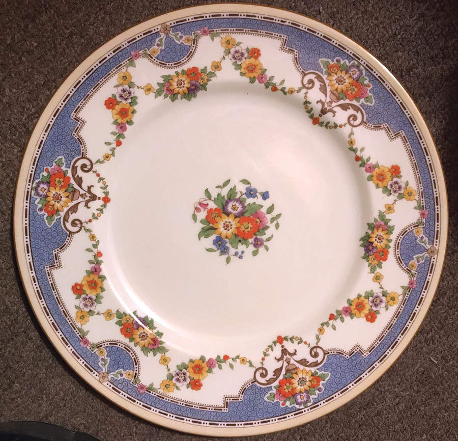 V8052 Dinner Plate by Royal Cauldon-1