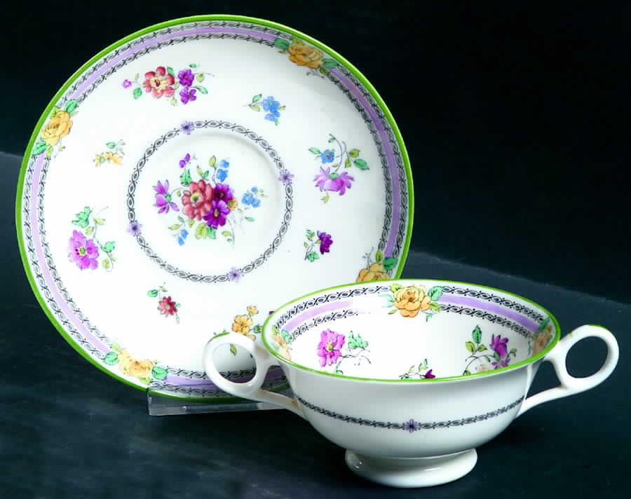 V840 Footed Bouillon Cup & Saucer by Royal Cauldon-1