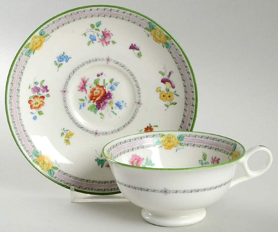 V840 Footed Cup & Saucer Set by Royal Cauldon-1