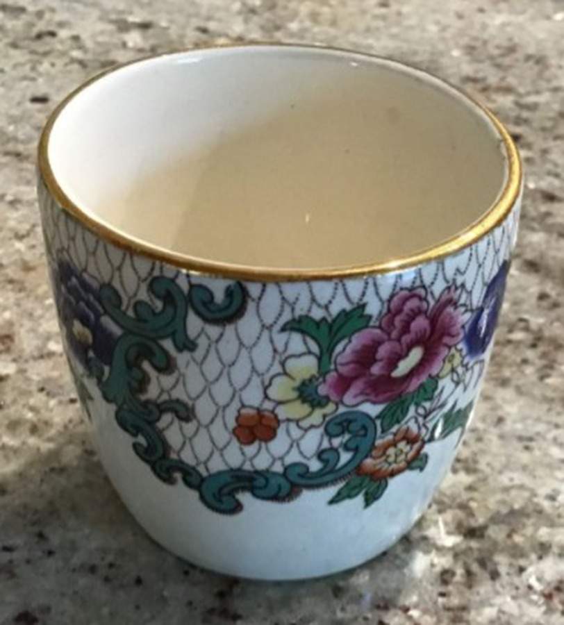Victoria (Scalloped, Gold Trim) Single Egg Cup by Royal Cauldon-1