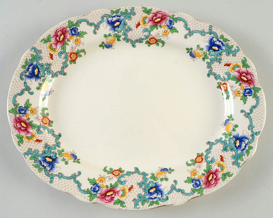 Victoria (Scalloped, Gold Trim) 12" Oval Serving Platter by Royal Cauldon-1
