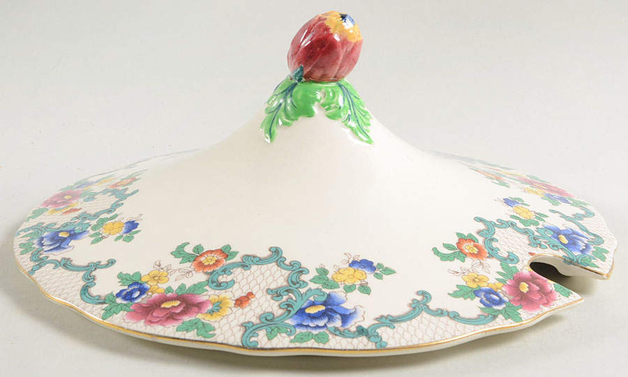 Victoria (Scalloped, Gold Trim) Lid for Tureen by Royal Cauldon-1