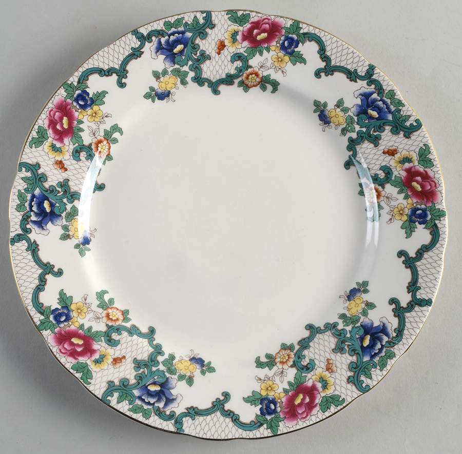 Victoria (Scalloped, Gold Trim) Dinner Plate by Royal Cauldon-1