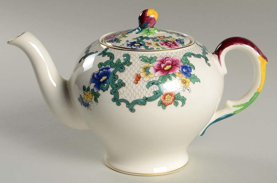 Victoria (Scalloped, Gold Trim) Teapot & Lid by Royal Cauldon-1
