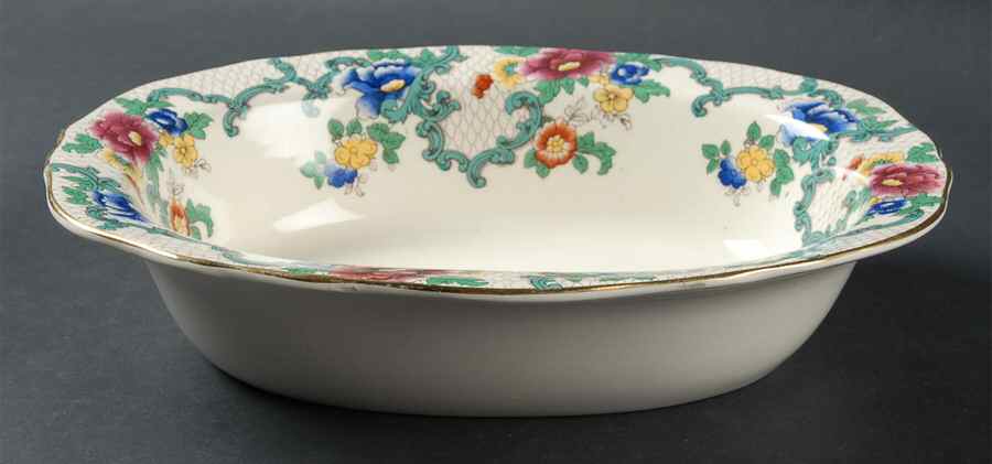 Victoria (Scalloped, Gold Trim) 9" Oval Vegetable Bowl by Royal Cauldon-1