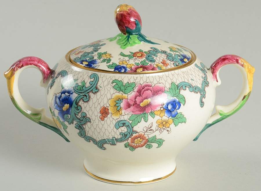 Victoria (Scalloped, Gold Trim) Sugar Bowl & Lid by Royal Cauldon-1