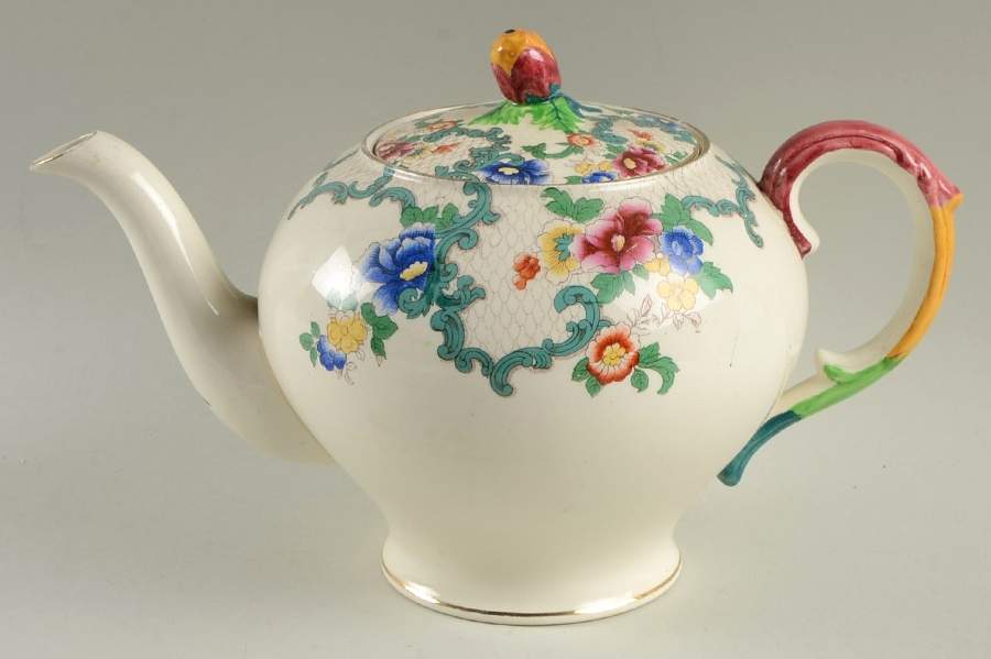 Victoria (Scalloped, Gold Trim) Teapot & Lid by Royal Cauldon-1