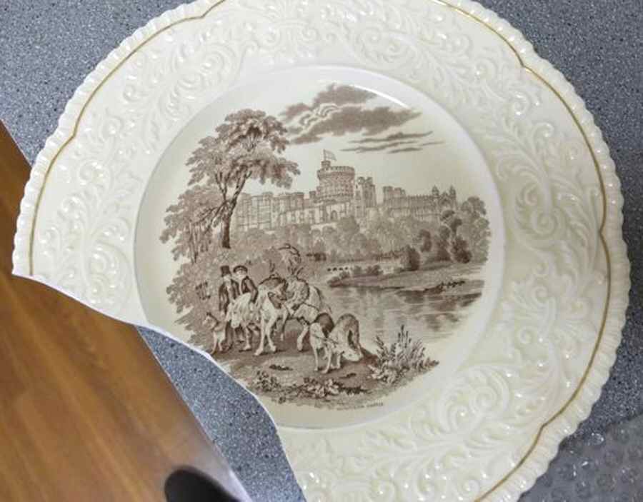 X993 Dinner Plate by Royal Cauldon-1