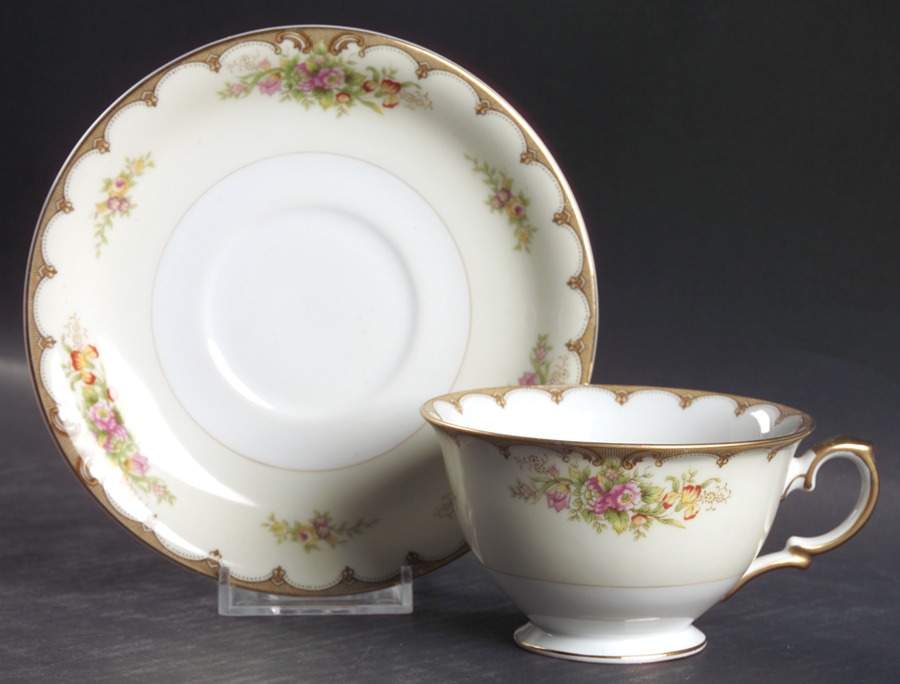 Lincoln Footed Cup & Saucer Set by Royal Embassy-1