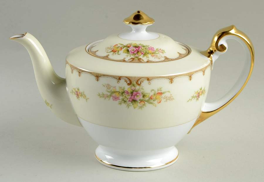 Lincoln Teapot & Lid by Royal Embassy-1