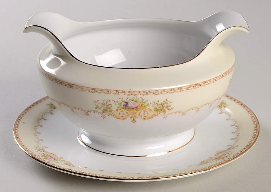 Norwich Gravy Boat with Attached Underplate by Royal Embassy-1