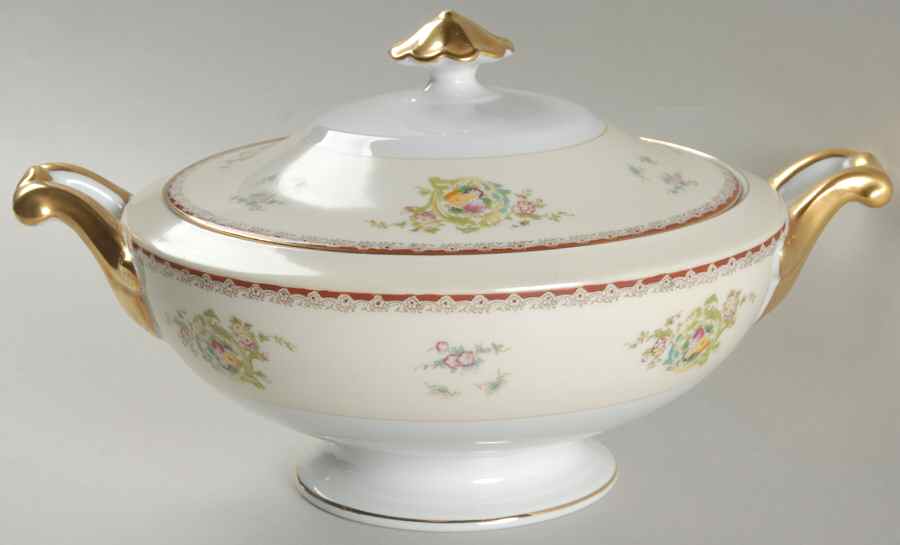 Oneida Round Covered Vegetable by Royal Embassy-1