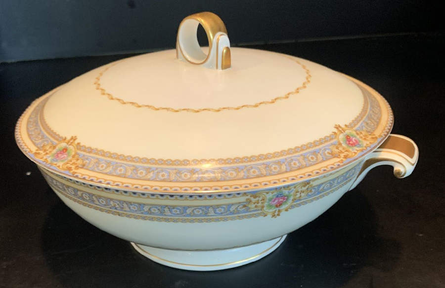 Peoria Round Covered Vegetable by Royal Embassy-1