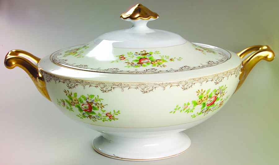 Portland Round Covered Vegetable by Royal Embassy-1