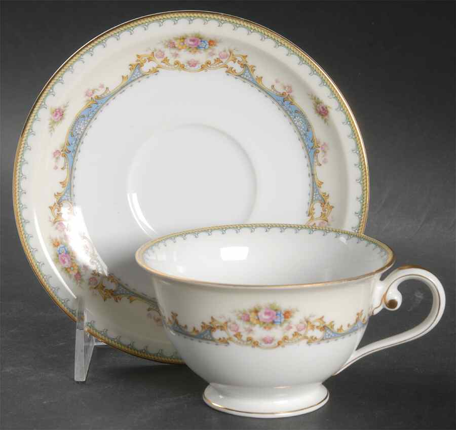 Wabash Footed Cup & Saucer Set by Royal Embassy-1
