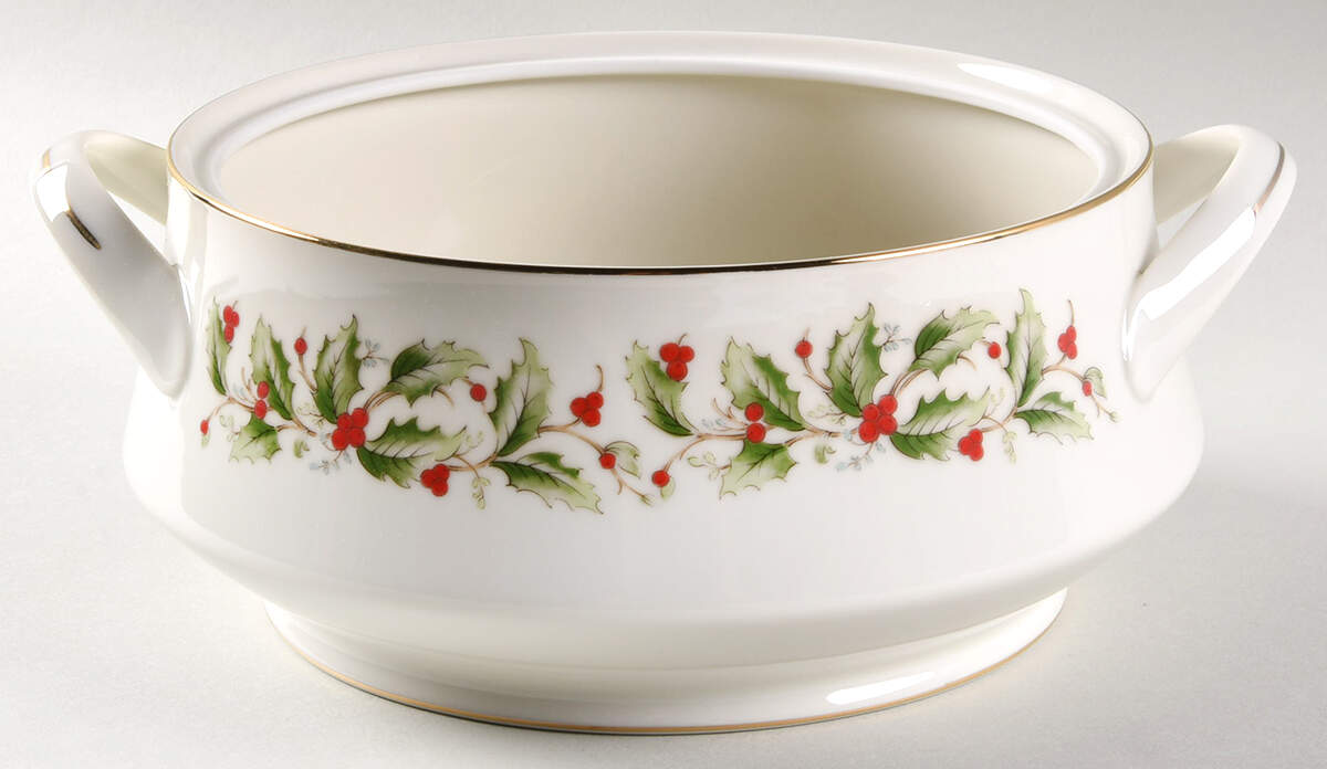 Holly Round Vegetable No Lid by Royal Gallery-1