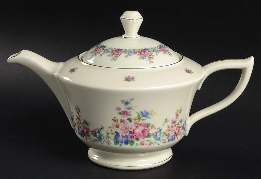 2661  Teapot & Lid by Royal Ivory (Czech, Germany)-1