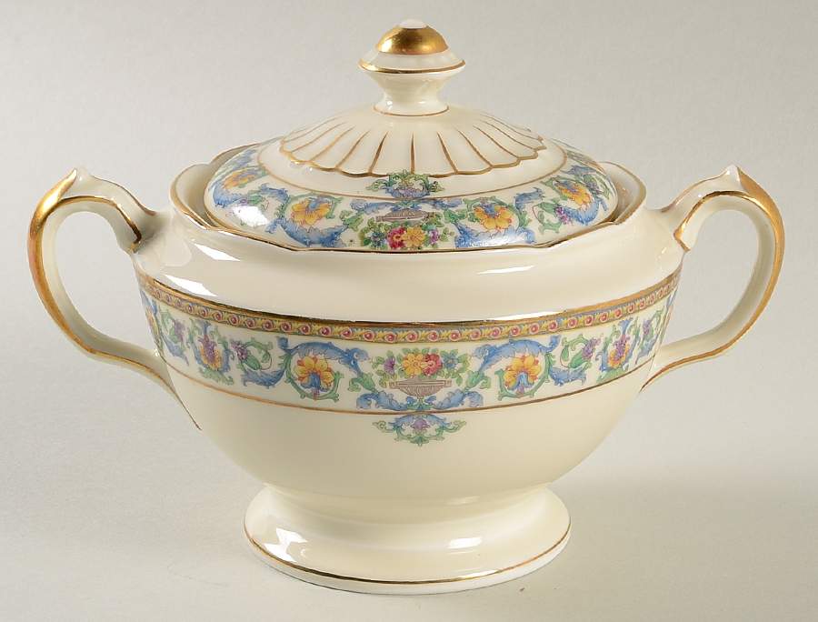 The Copley Sugar Bowl & Lid by Royal Ivory (Czech, Germany)-1