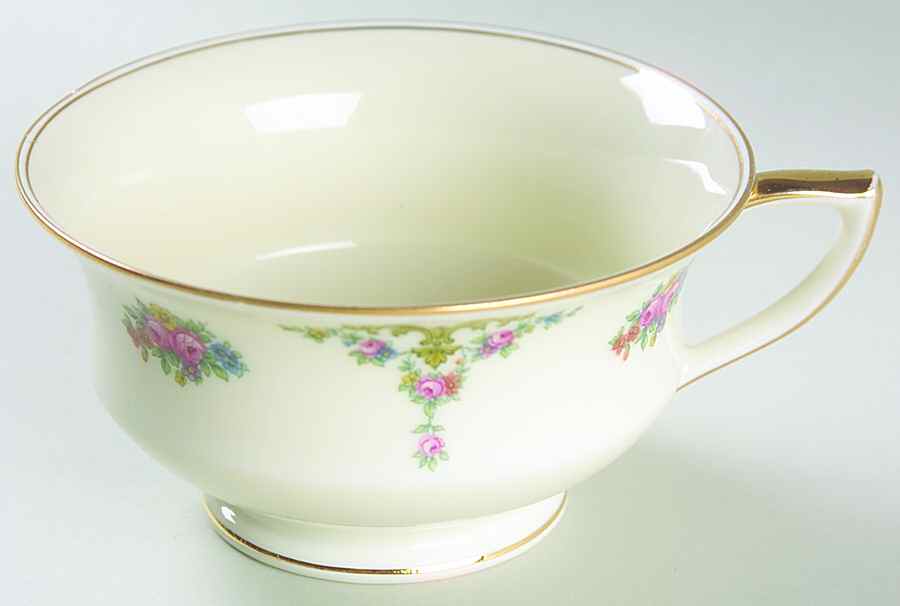 The Myrtle Footed Cup by Royal Ivory (Czech, Germany)-1