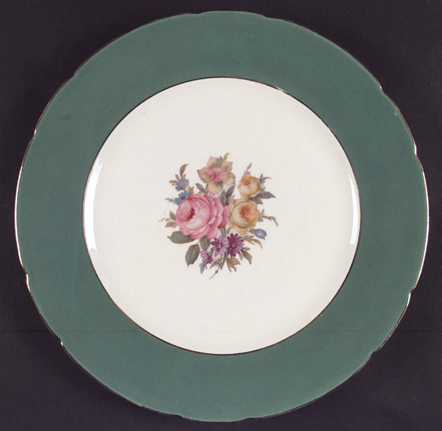 ROI17 Dinner Plate by Royal Ivory (Czech, Germany)-1