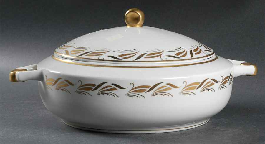 La Reine Round Covered Vegetable by Royal Jackson-1
