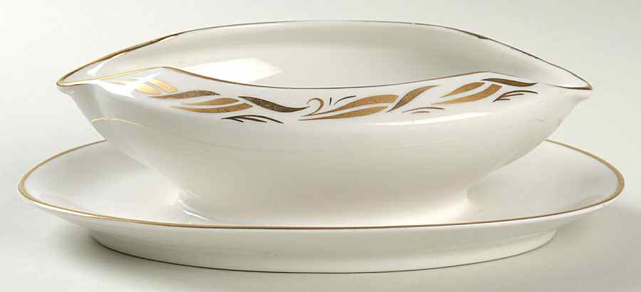La Reine Gravy Boat with Attached Underplate by Royal Jackson-1