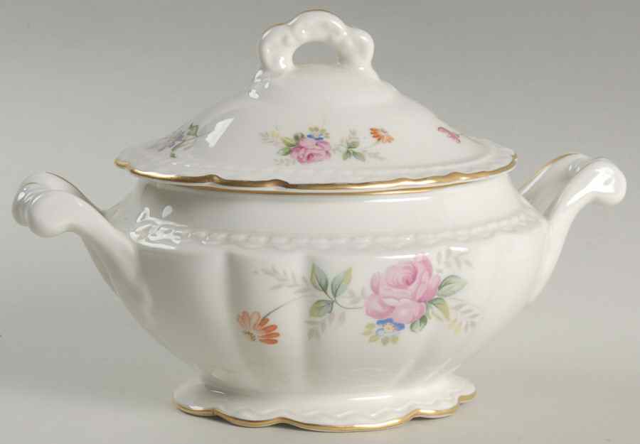 Lord Patterson (Scalloped Edge) Sugar Bowl & Lid by Royal Jackson-1