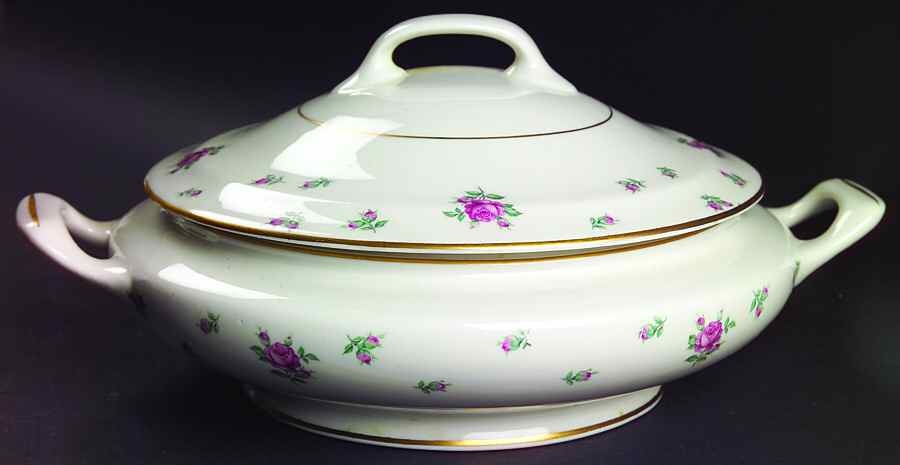 Rambler Rose Round Covered Vegetable by Royal Jackson-1