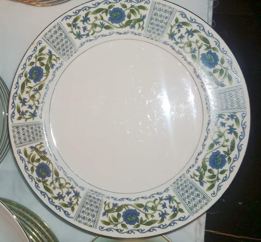 Brocade Dinner Plate by Royal M-Mita-1