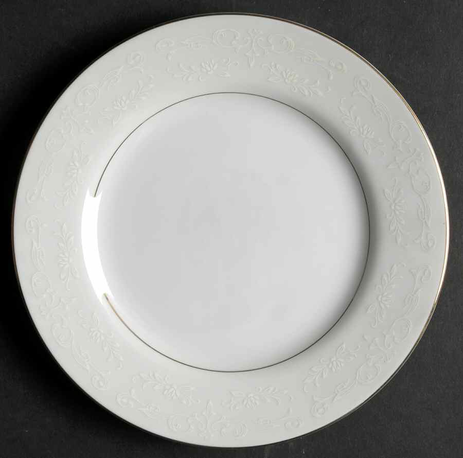 Sovereign (1886, White Flowers) Bread & Butter Plate by Royal M-Mita-1