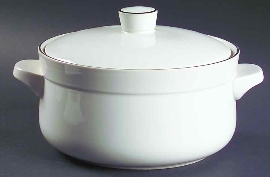 Blackwood 2 Qt Round Covered Casserole by Royal Prestige-1