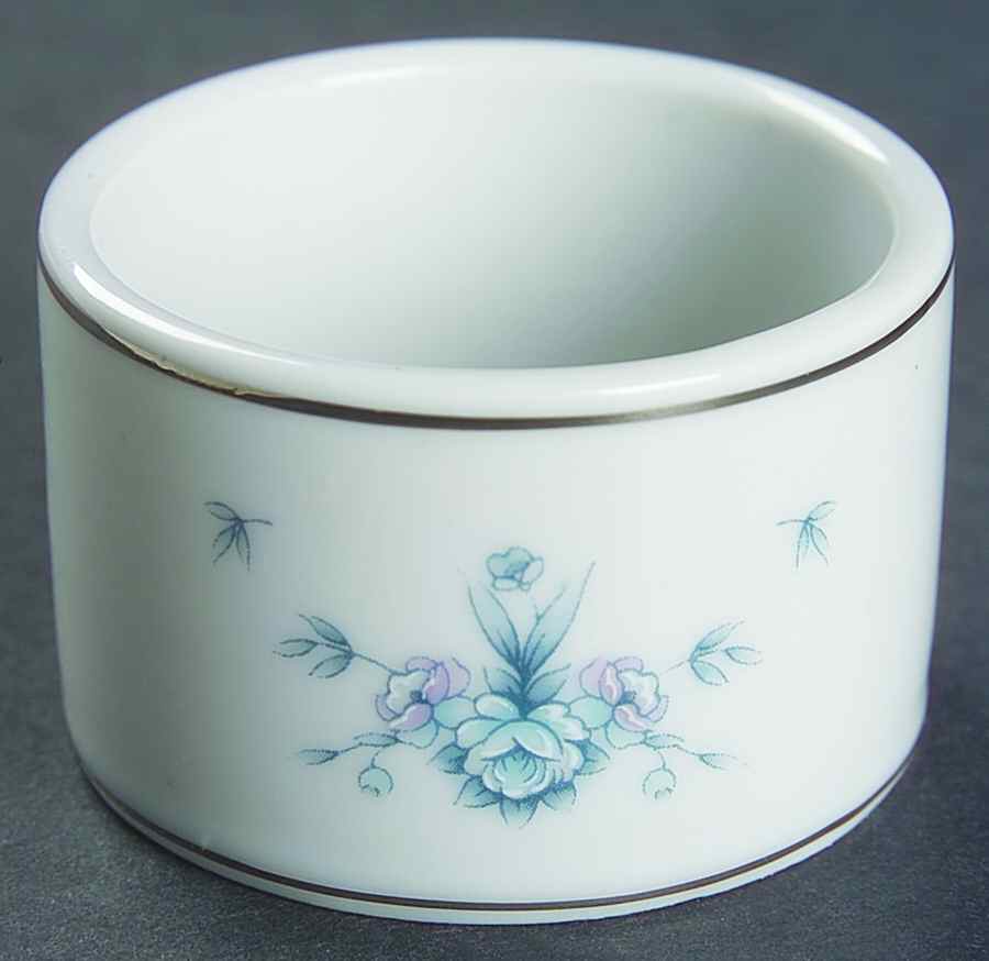 Danielle Napkin Ring by Royal Prestige-1