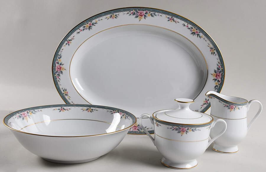 Ovation 5 Piece Hostess Set by Royal Prestige-1