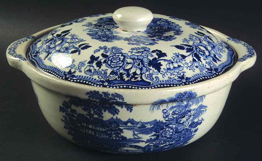 Tonquin Blue 1 Qt Round Covered Casserole by Royal Staffordshire-1