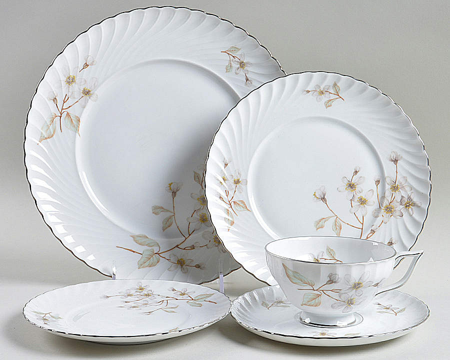 Dogwood (Platinum Trim) 5 Piece Place Setting by Royal Tettau-1