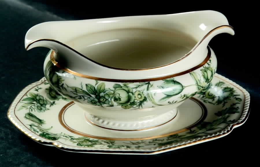 Mannheim Gravy Boat with Attached Underplate by Royal Tettau-1