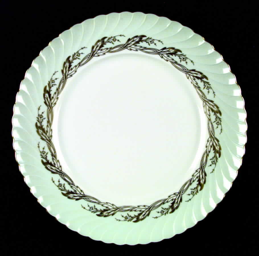 Regal Green Dinner Plate by Royal Tettau-1