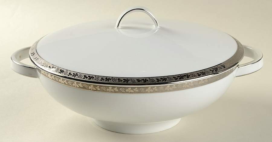 Regina Round Covered Vegetable by Royal Tettau-1