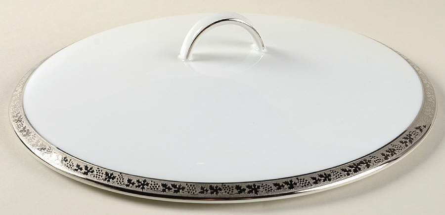 Regina Lid for Round Vegetable by Royal Tettau-1