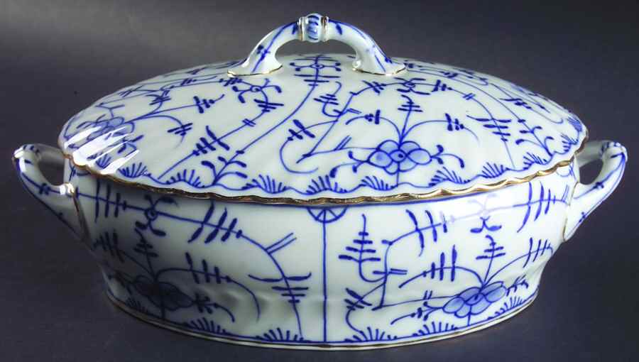 ROT34 Oval Covered Vegetable by Royal Tettau-1