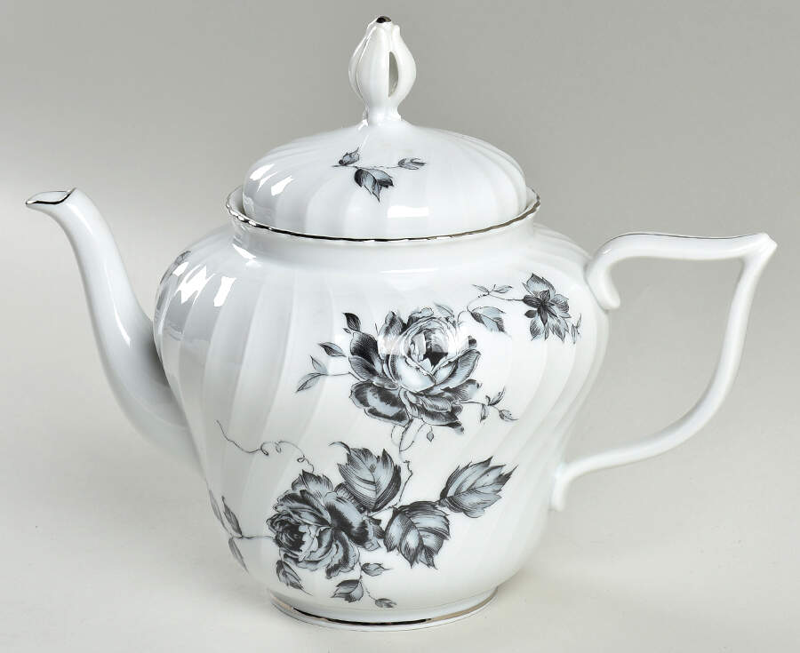 Ebony Rose Teapot & Lid by Belkraft-1