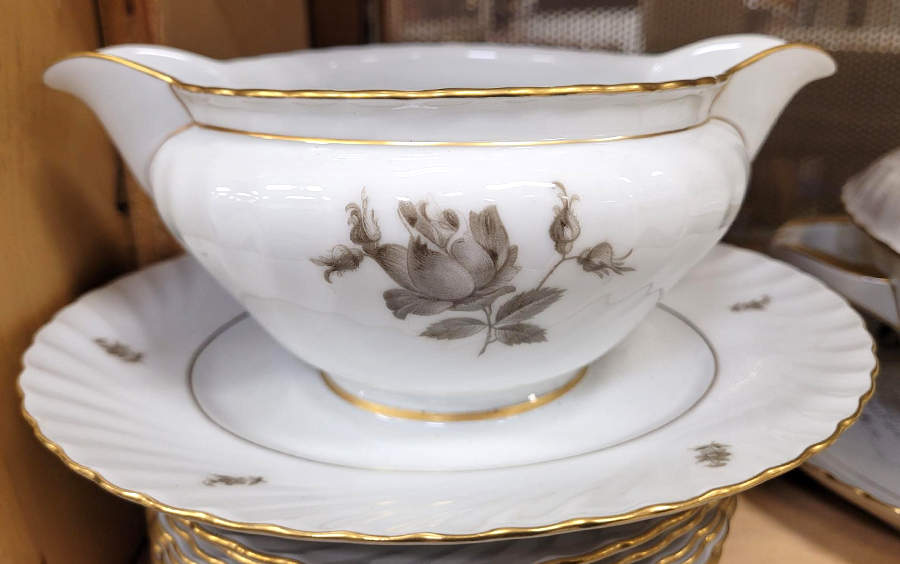 ROT9 Gravy Boat with Attached Underplate by Royal Tettau-1