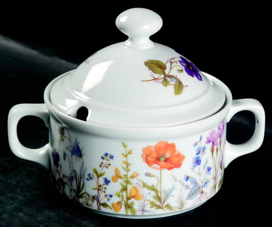 Summerly Sauce Boat & Lid by Royal Tettau-1