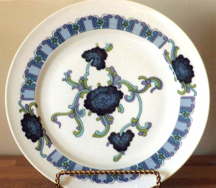Trellis Dinner Plate by Royal Tettau-1