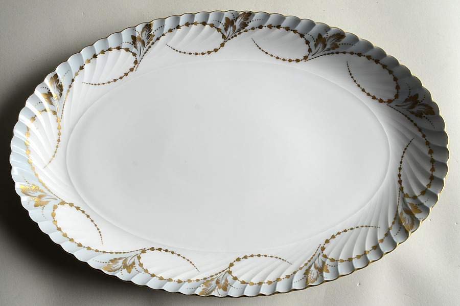 Yvonne Gray 13" Oval Serving Platter by Royal Tettau-1