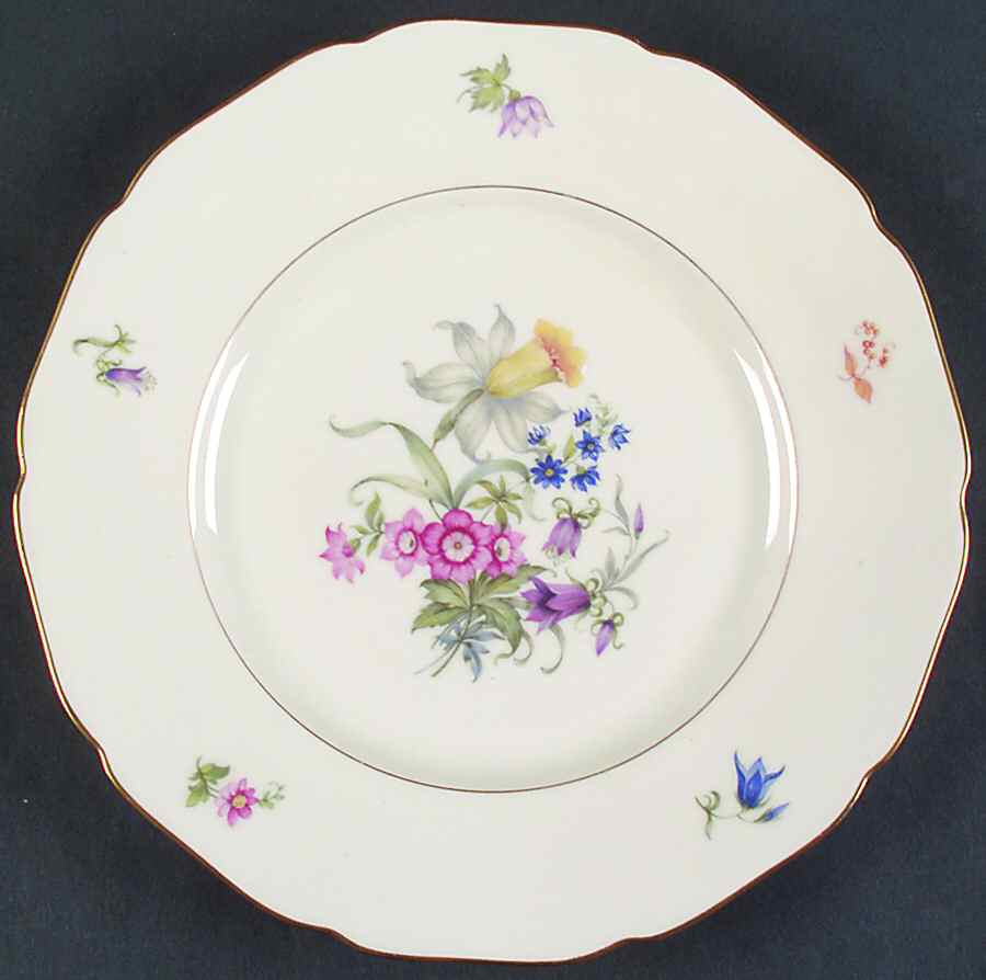 Bridal Bouquet Dinner Plate by Royal York (Germany)-1