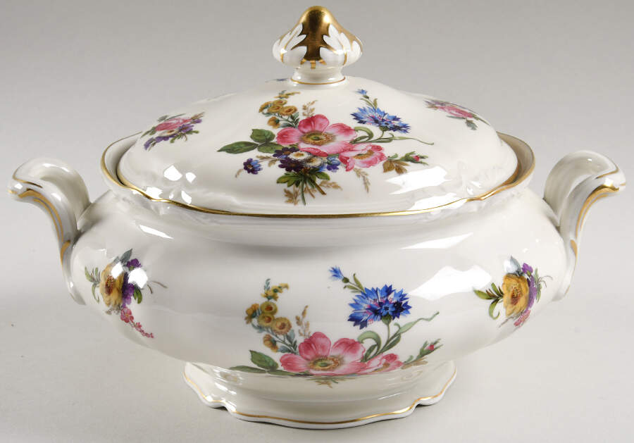 Patricia Cream Round Covered Vegetable by Royal York (Germany)-1